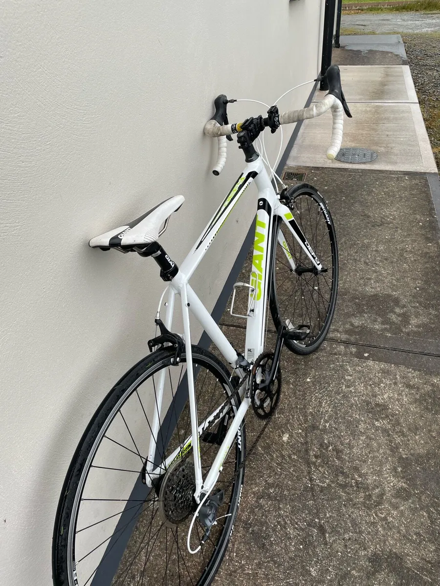 Giant Defy for sale - Image 1