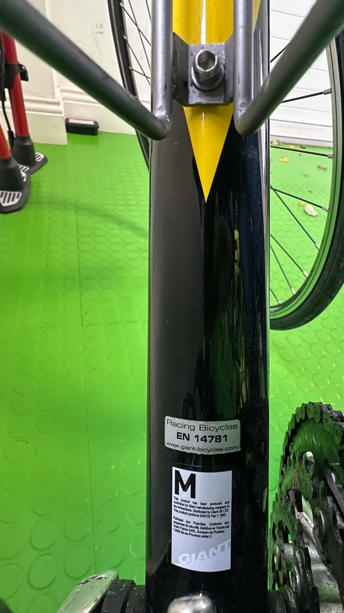 Giant Defy 3 Road Bike - Image 3