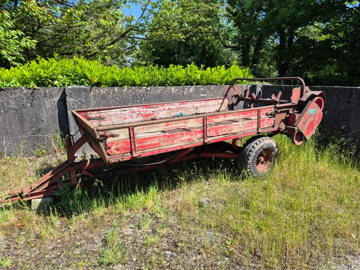 Rear discharge muck spreader - Image 2