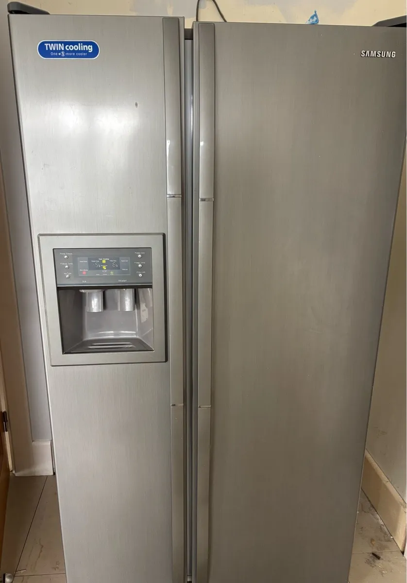 Samsung American style fridge freezer - Image 2