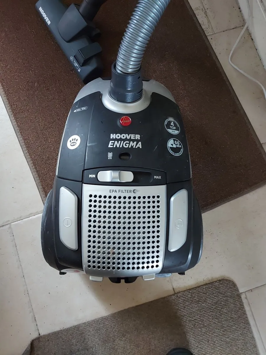 HOOVER Enigma Vacuum Cleaner Model No. TE70 - Image 1