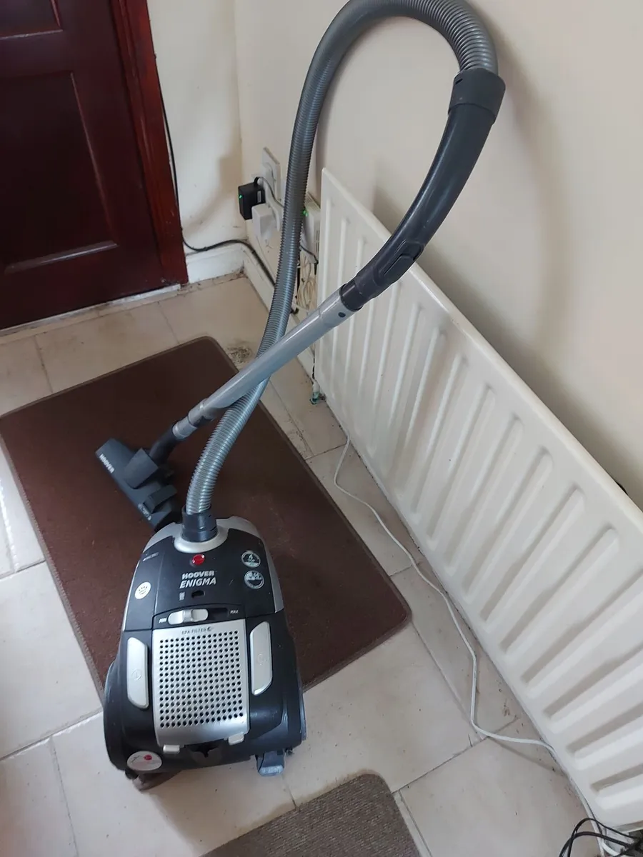 HOOVER Enigma Vacuum Cleaner Model No. TE70 - Image 2