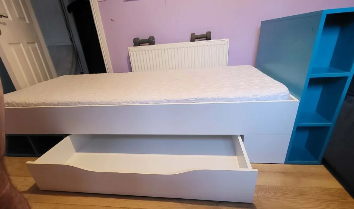 Bed and frame - Image 1