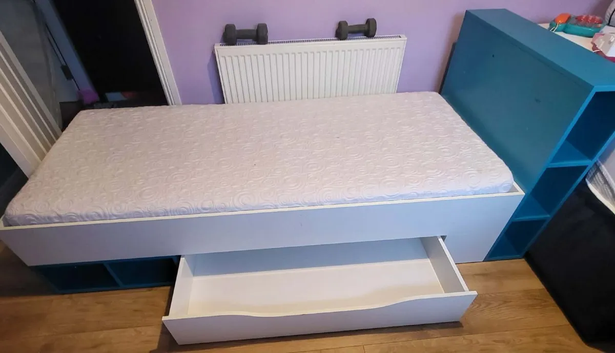 Bed and frame - Image 2