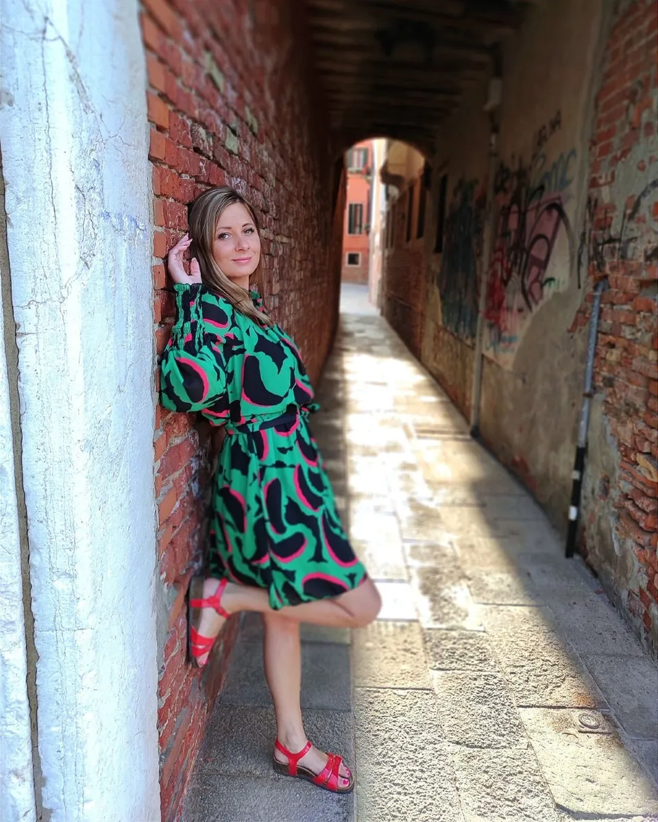 Stylish green dress - Image 1