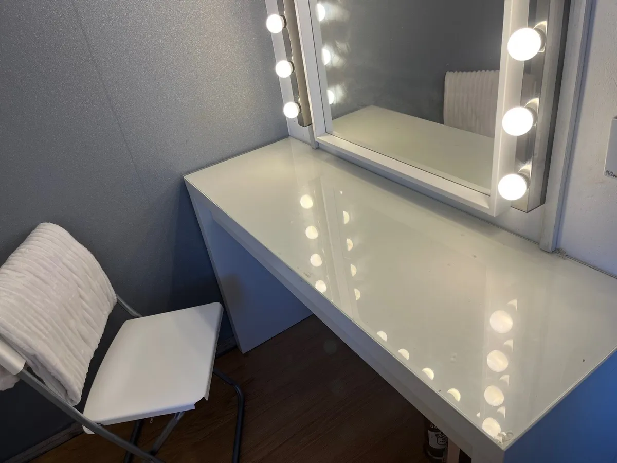Dressing table - Image 2