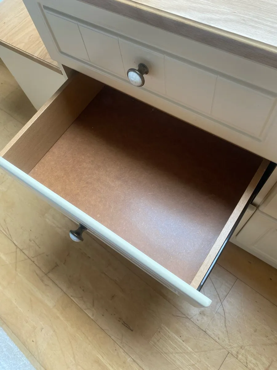 Chest of drawers - Image 2