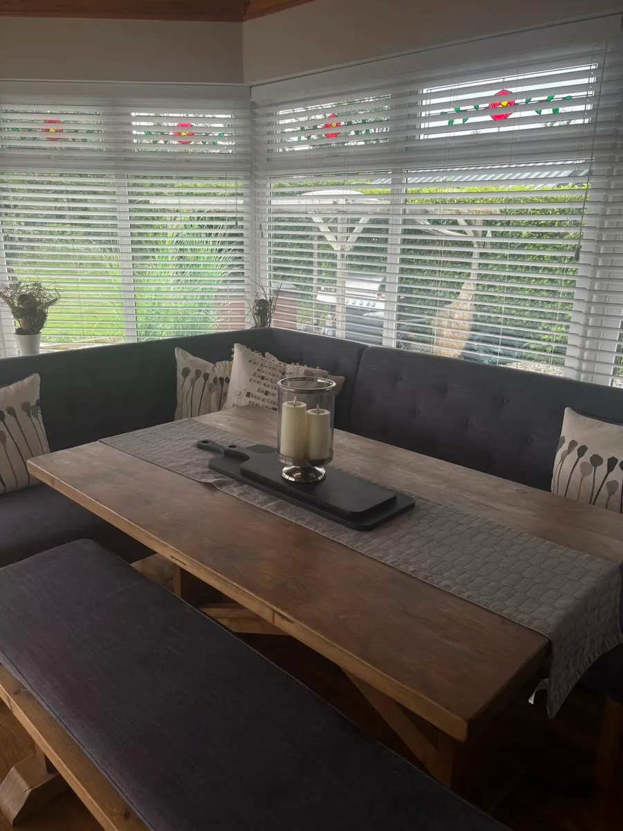 Dining table and chairs - Image 3