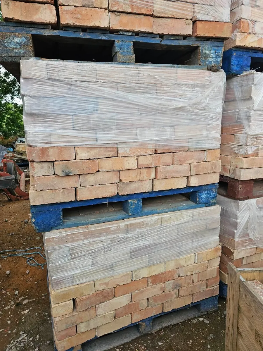 Reclaimed bricks - Image 1
