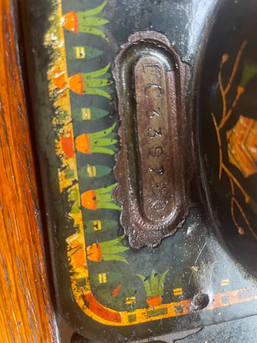 Singer Sewing Machine - Image 1