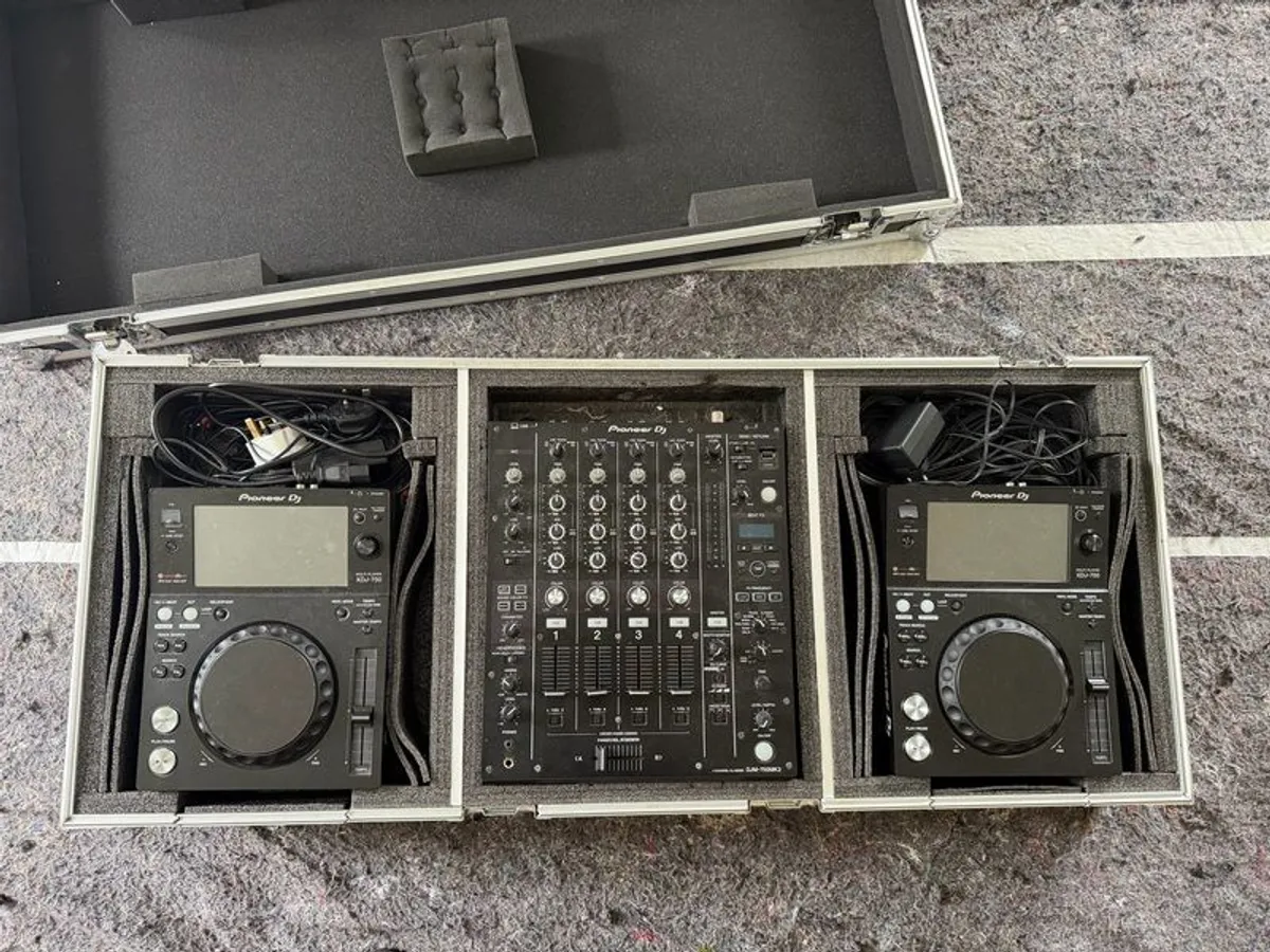 DJ Decks - Image 1
