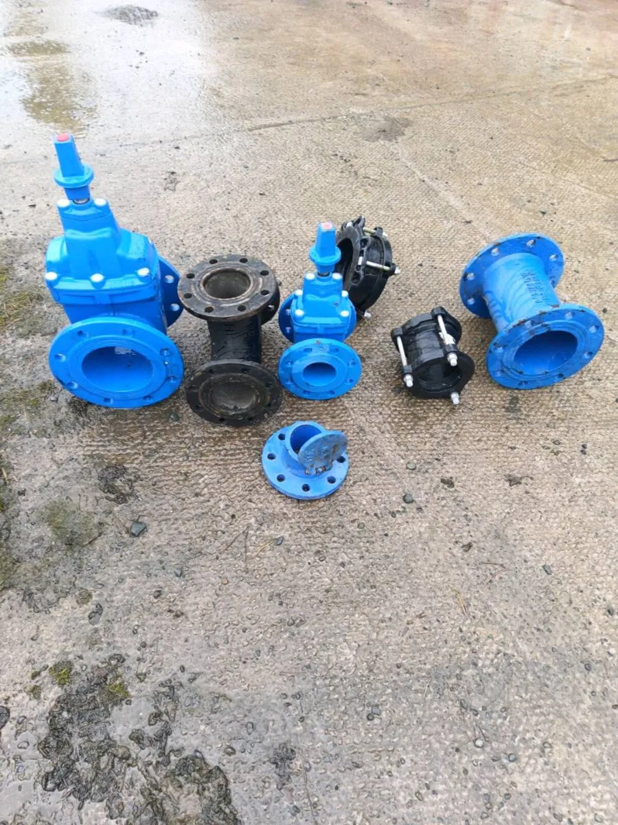 Viking Johnson water main fittings - Image 1