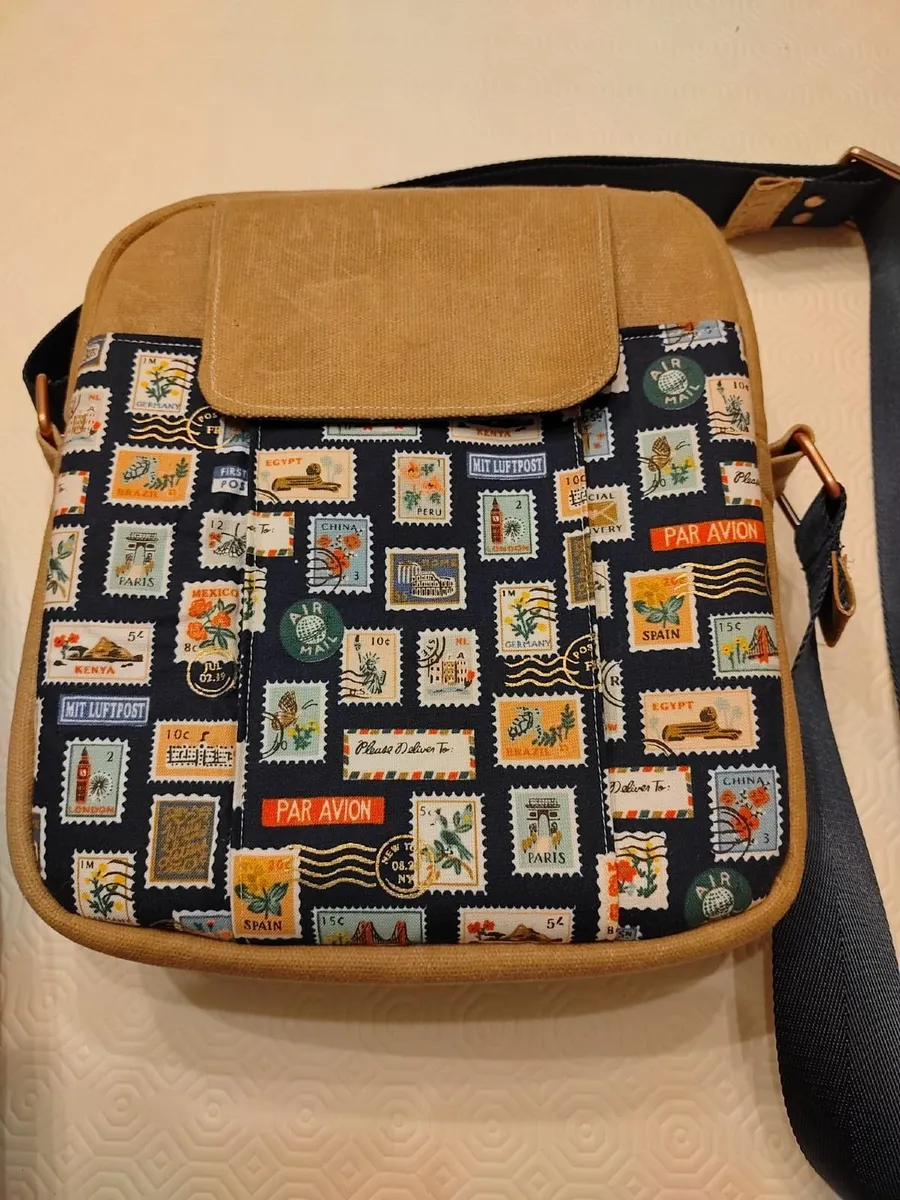 Collection of bags - Image 4