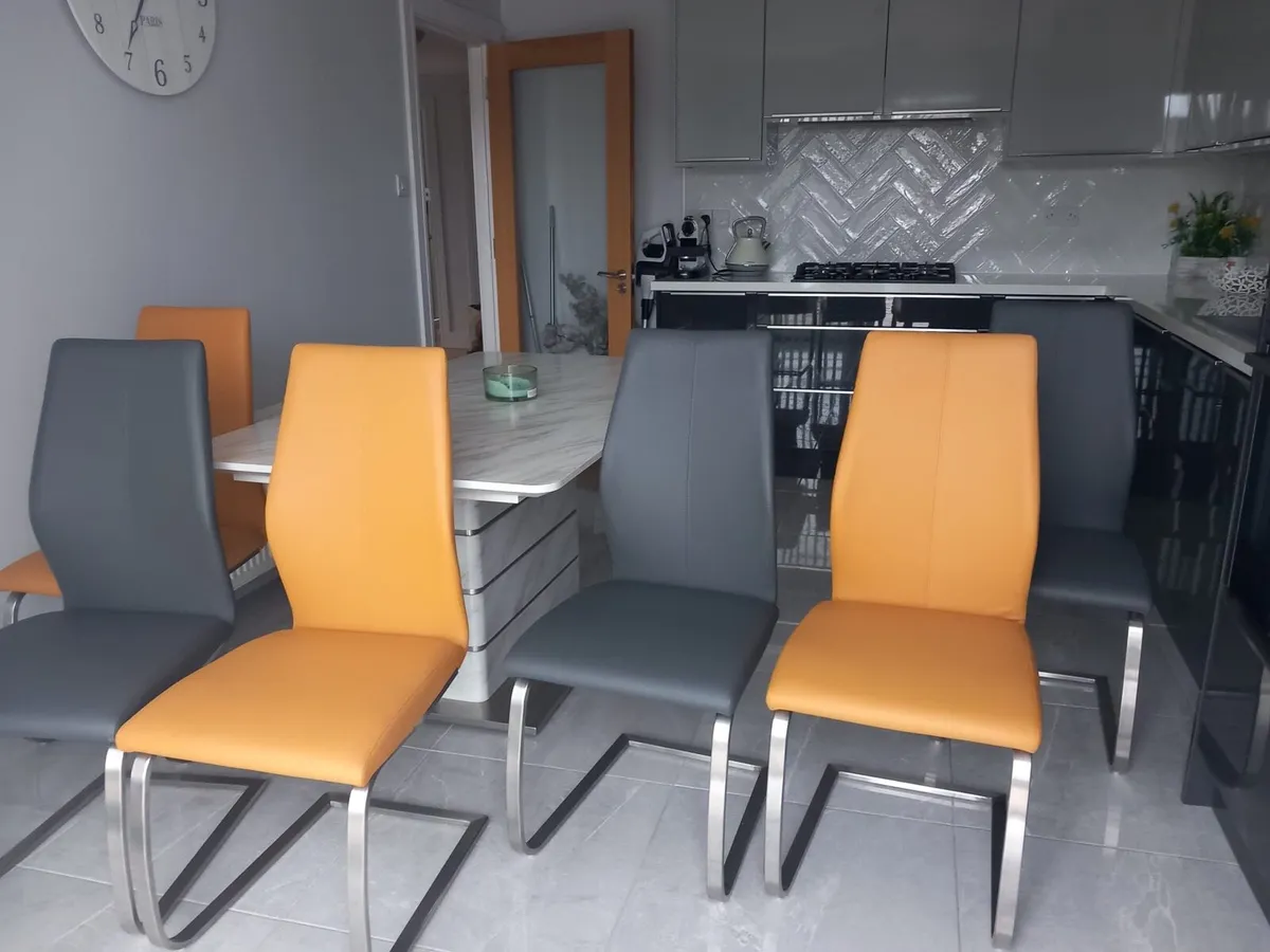 Marble kitchen table with 6 leather chairs - Image 3