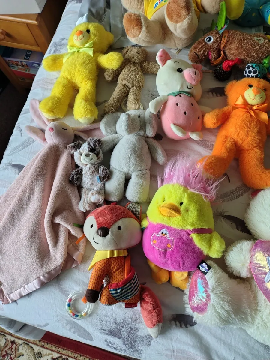 Big bag of teddies - Image 3