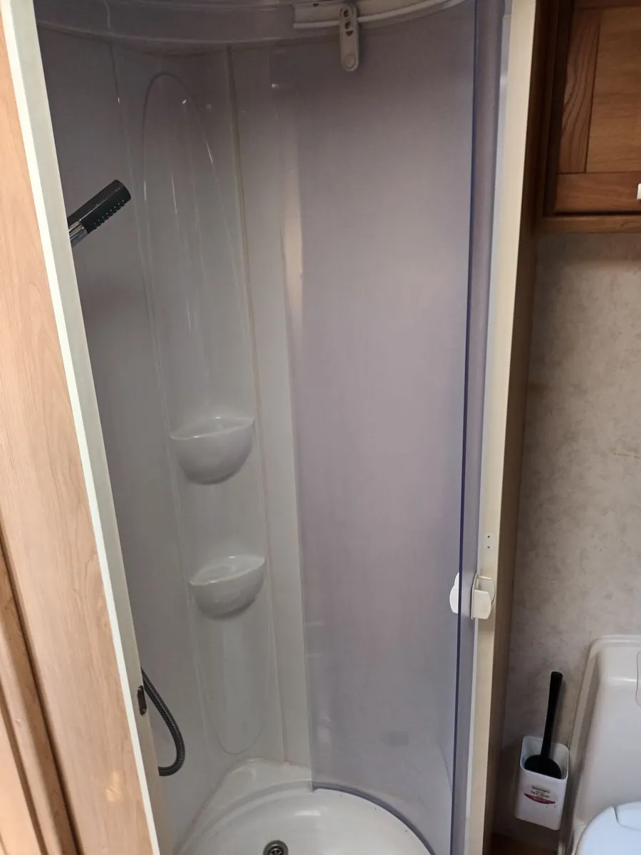 Caravan - Image 4