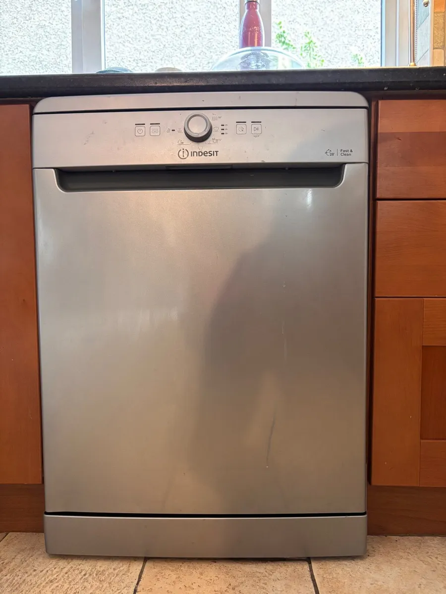 Dishwasher - Image 1