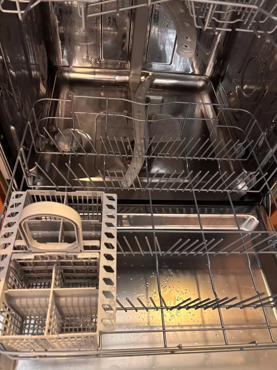 Dishwasher - Image 4