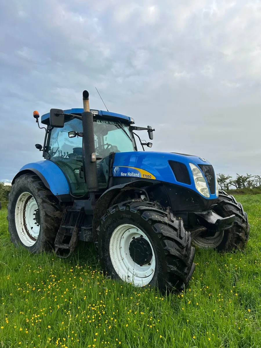 New Holland t7050 - Image 1