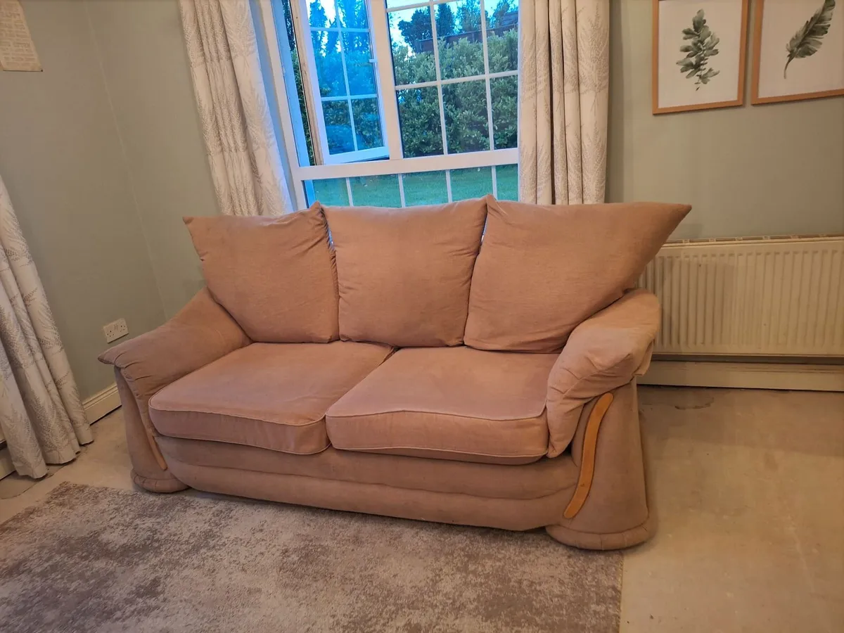FREE  SOFA 3 + 2 - Image 3