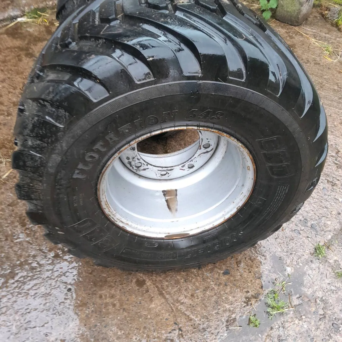 500 50-17 8 stud wheels and tyres - Image 3