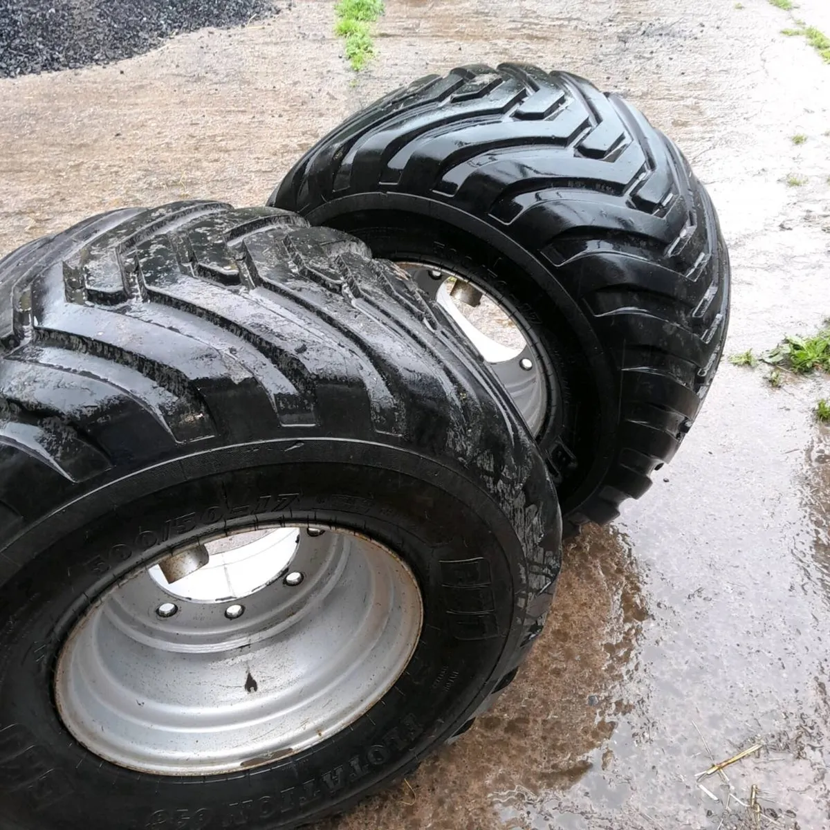 500 50-17 8 stud wheels and tyres - Image 4