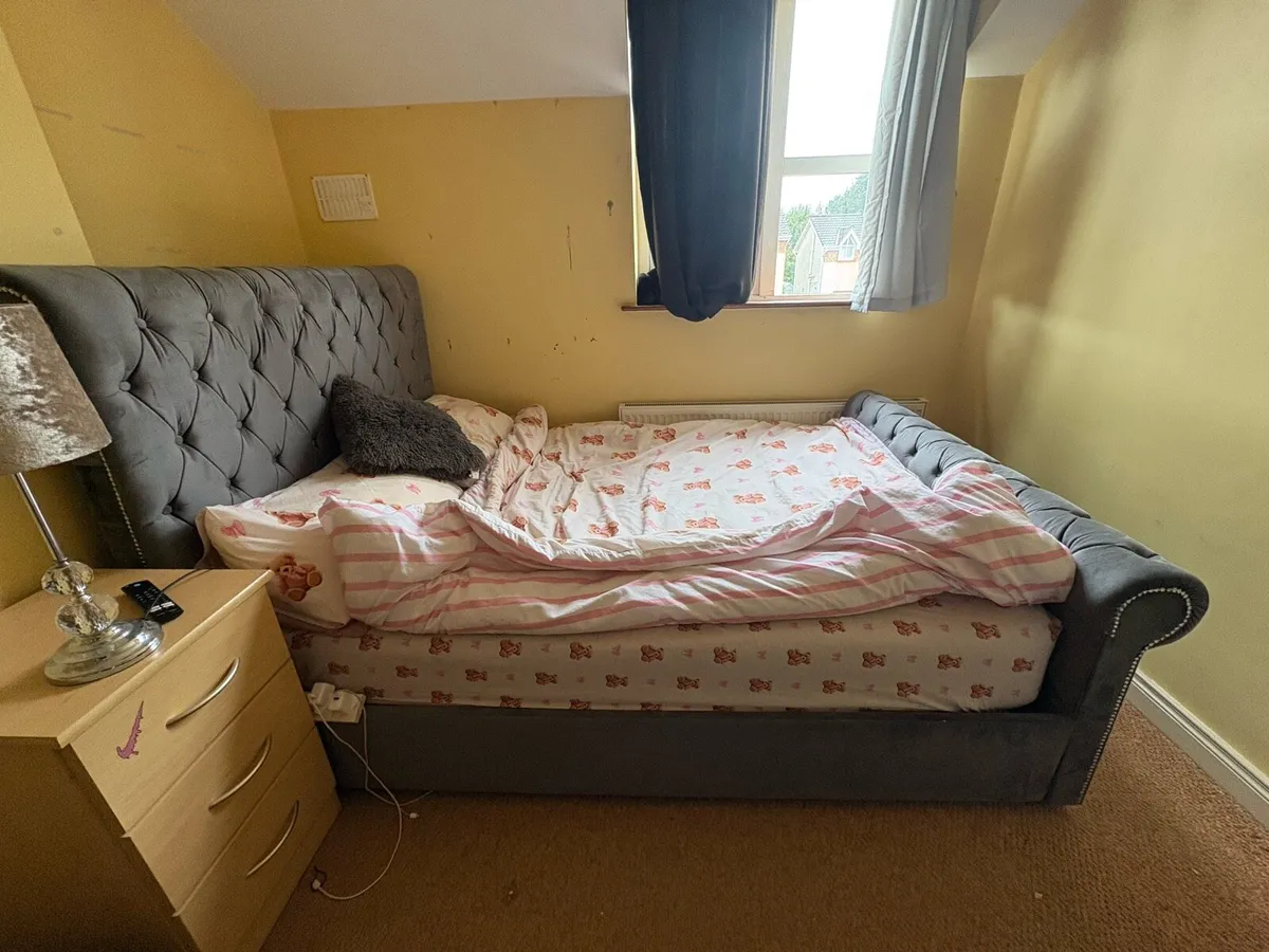 Double bed - Image 2