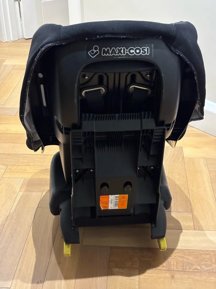 Maxi-Cosi ISOFIX car seats x 2 - Image 3