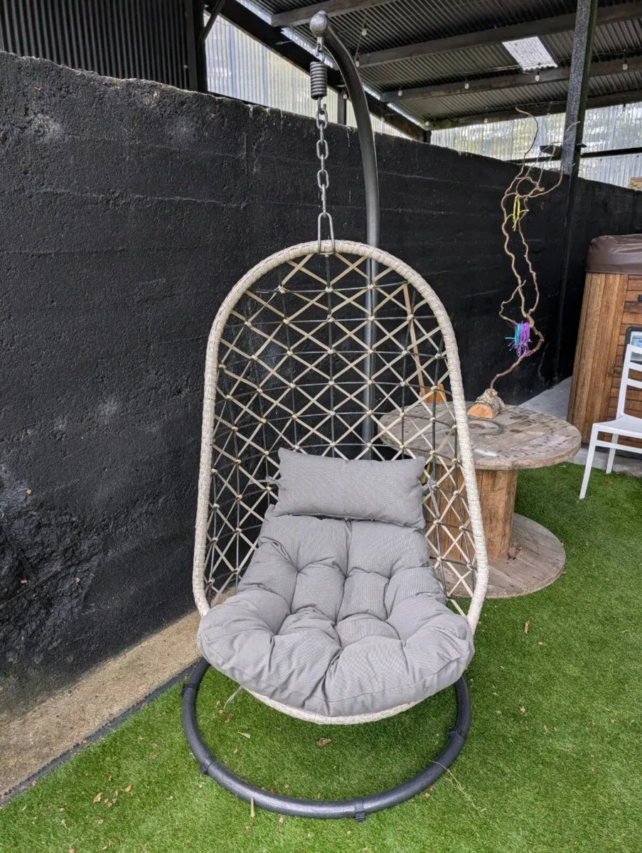 Hanging Egg Chair - Image 3