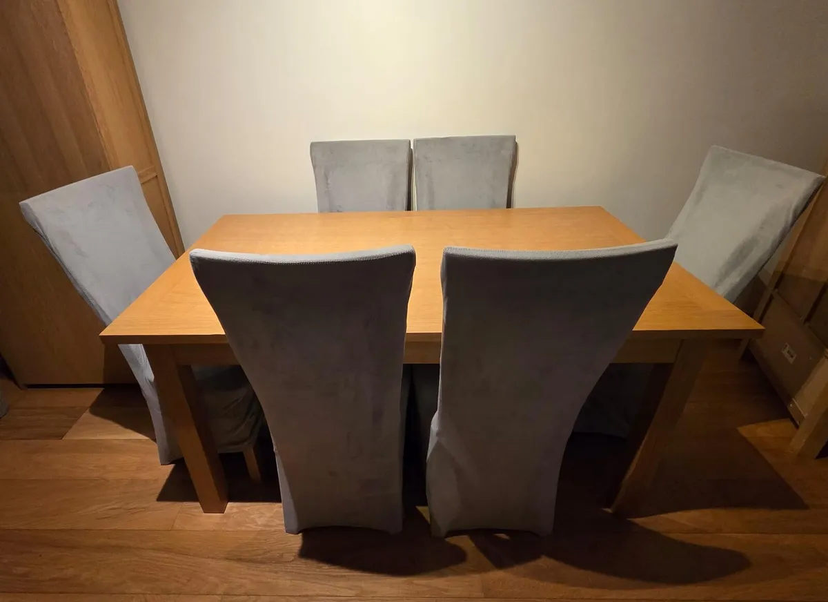 Table and 6 chairs - Image 2