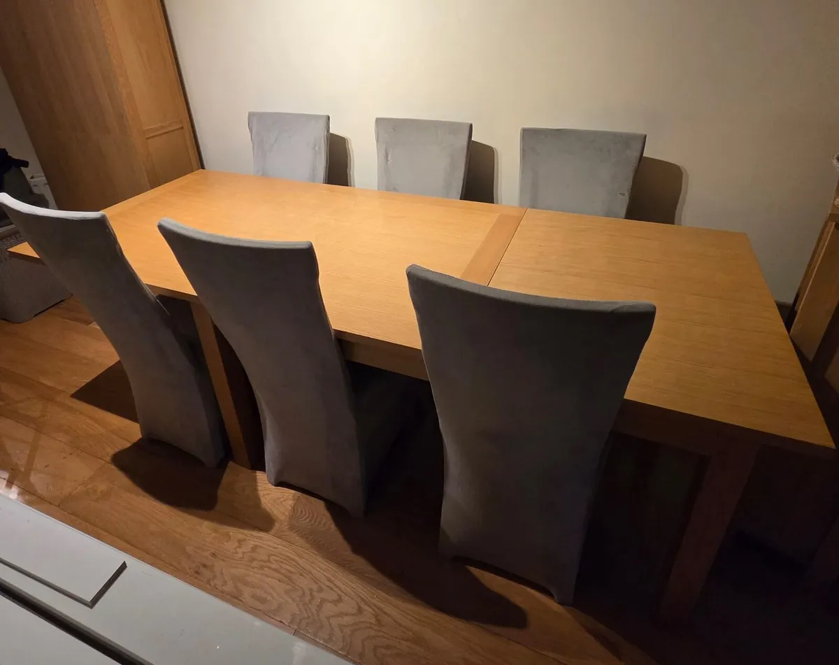 Table and 6 chairs - Image 3