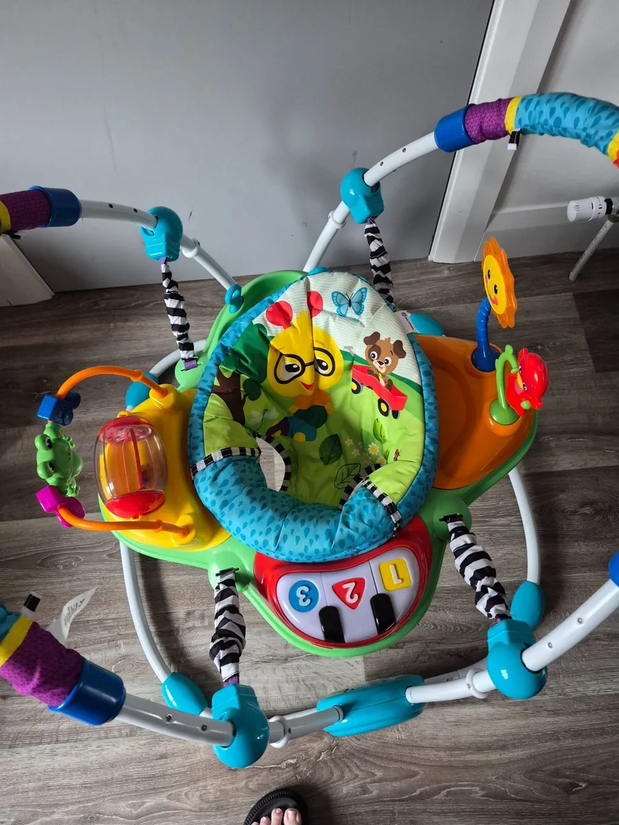 Baby jumperoo - Image 1