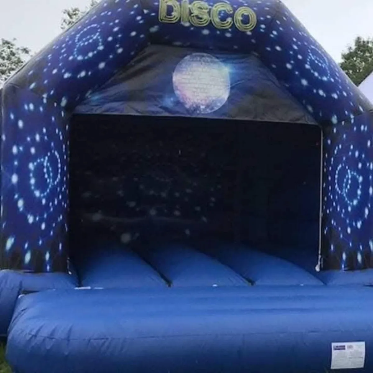 Bouncy castles - Image 2