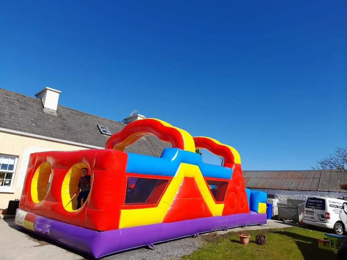 Bouncy castles - Image 3
