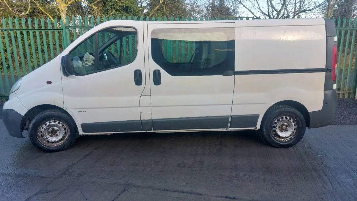 Vauxhall Vivaro Crewcab 2010 - Image 1