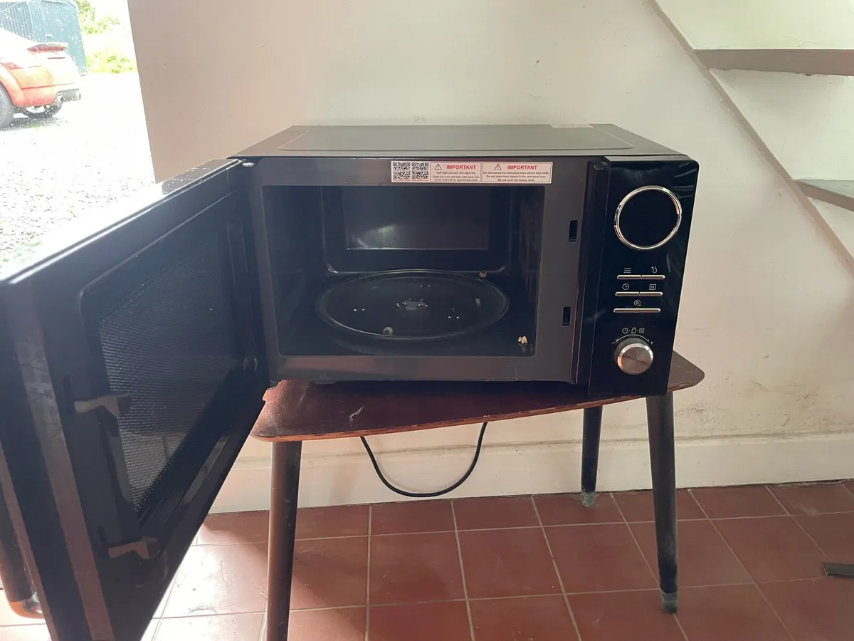 Microwave - Image 2