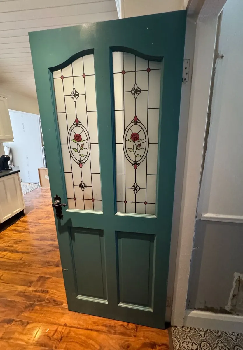 4x Internal Teak Glass Doors 2 Stained Glass €100e - Image 4