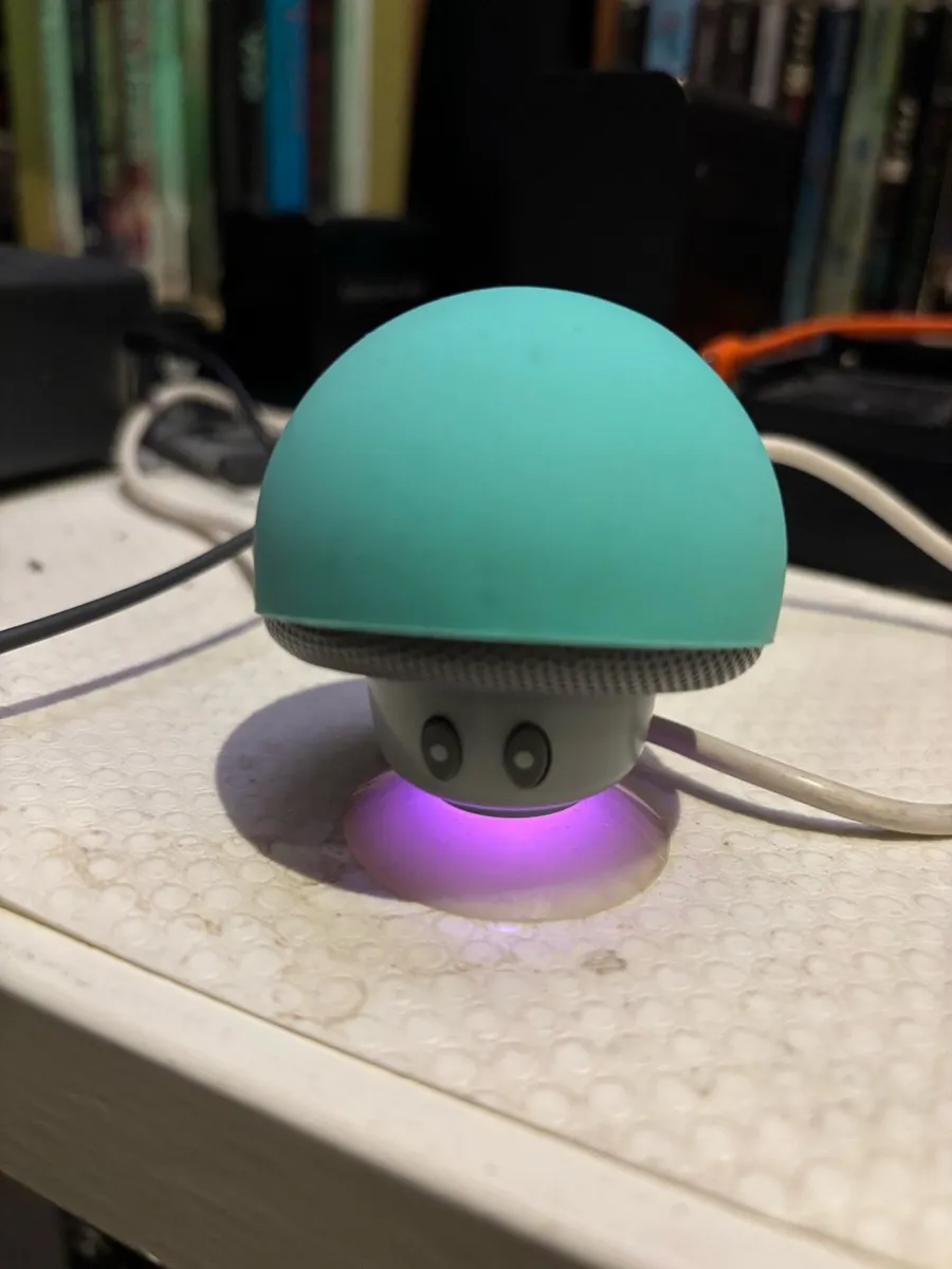 Bluetooth speaker - Image 2