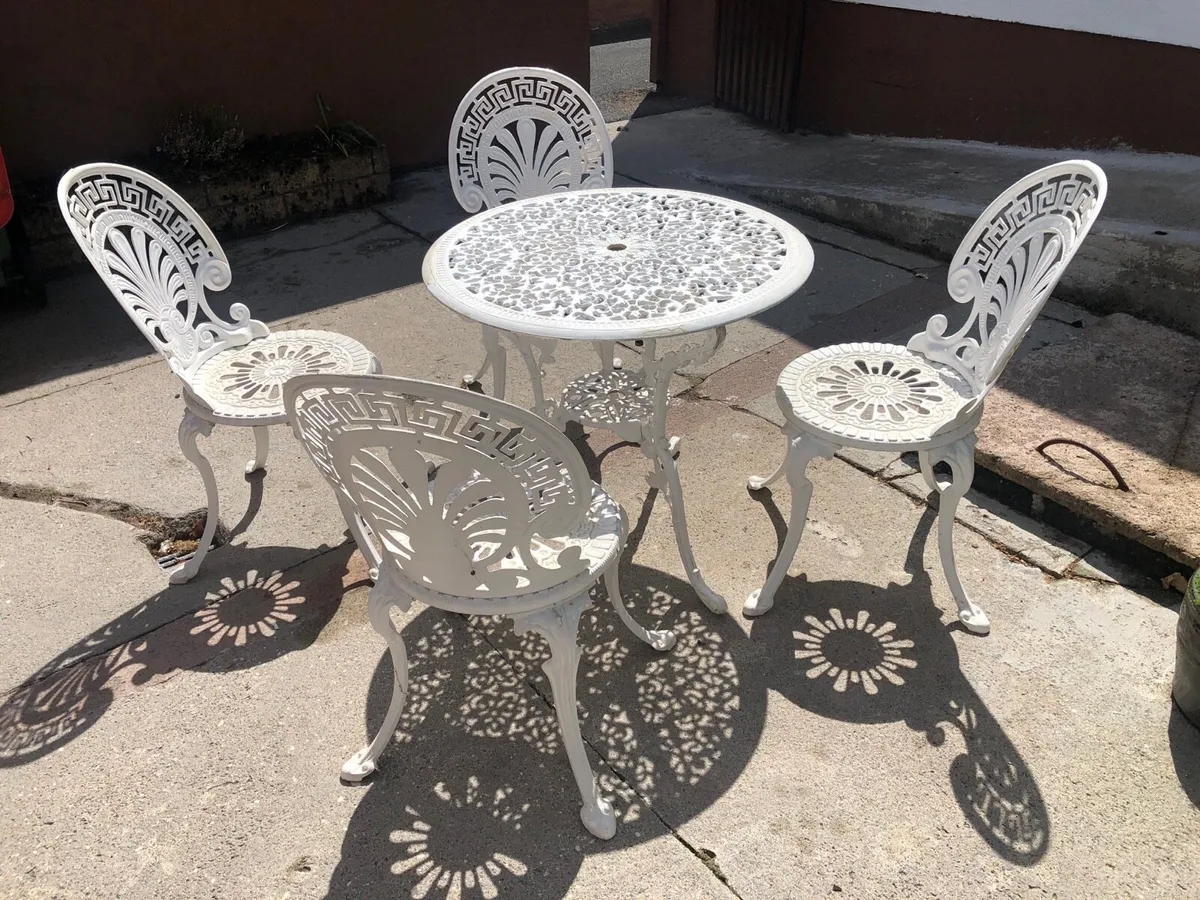 Vintage garden furniture set - Image 1