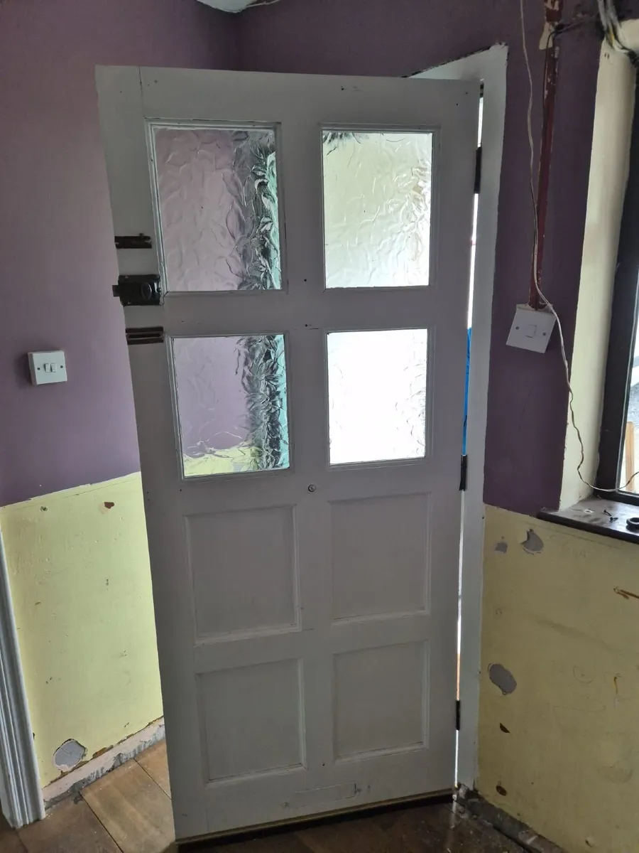 Front door - Image 2