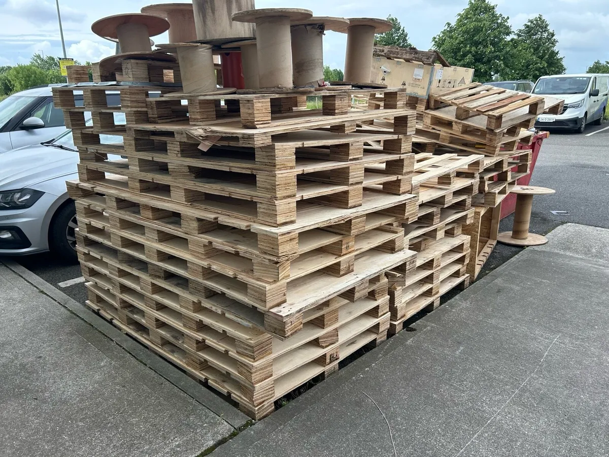 Around 40 pallets free to take away - Image 1