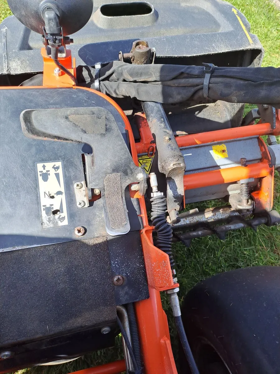 Lawnmower ride on mower kubota golf greensmower - Image 2