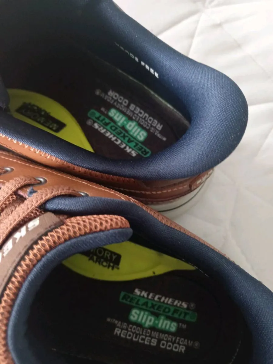 Sketchers slip ons - Image 3