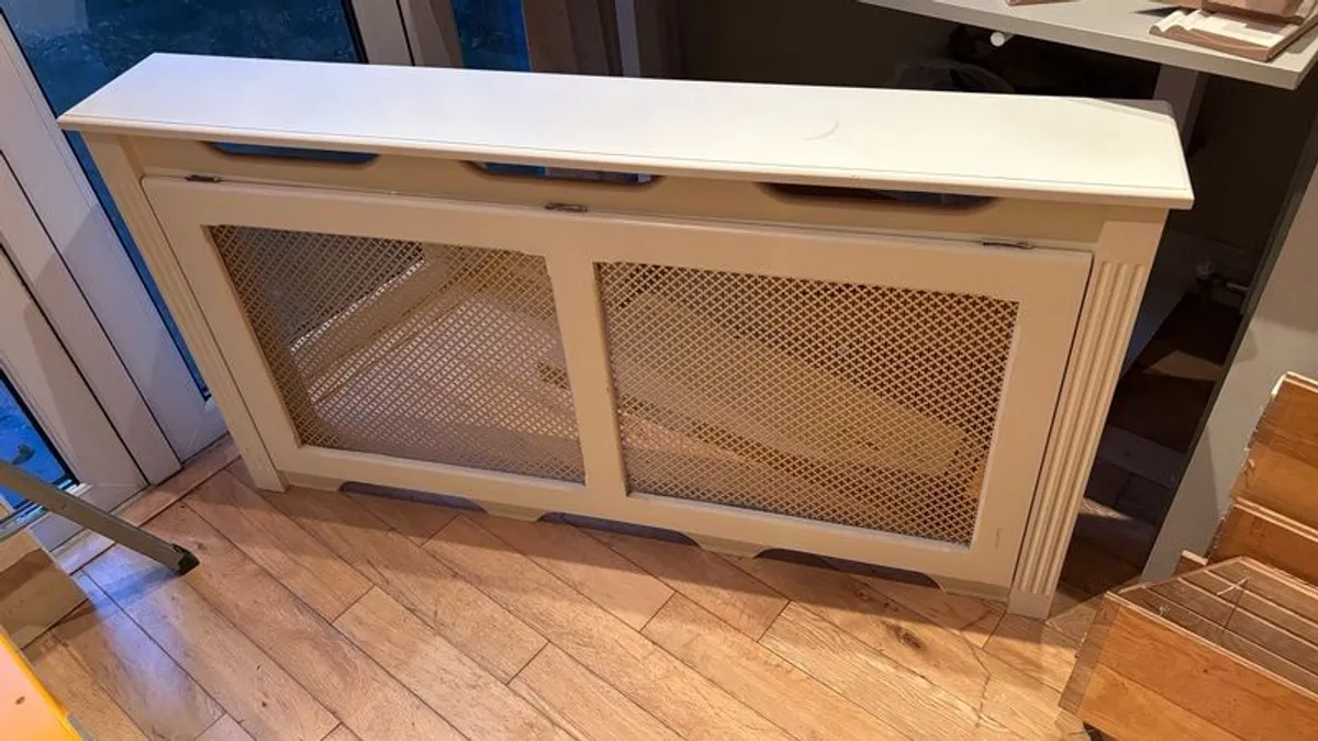 Radiator cover - Image 1