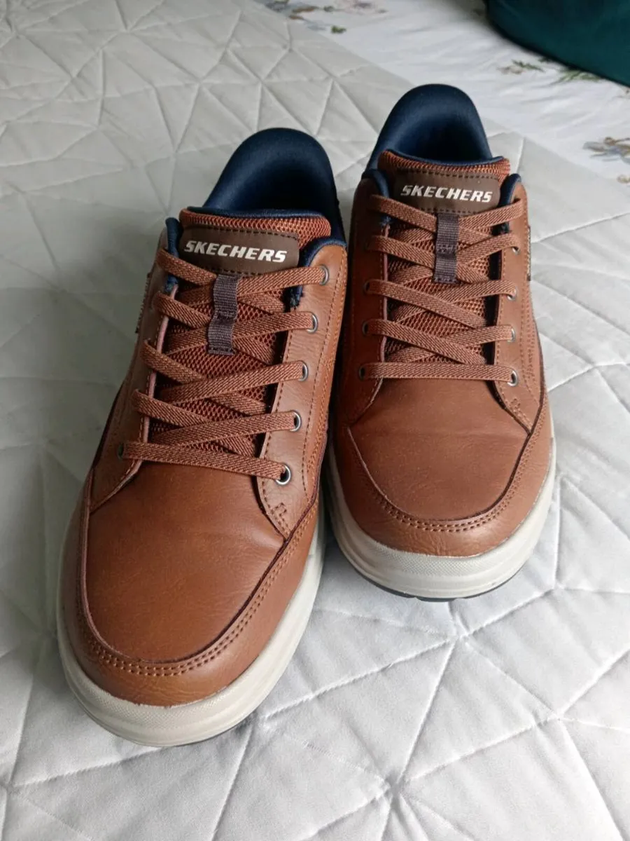 Sketchers slip ons - Image 2