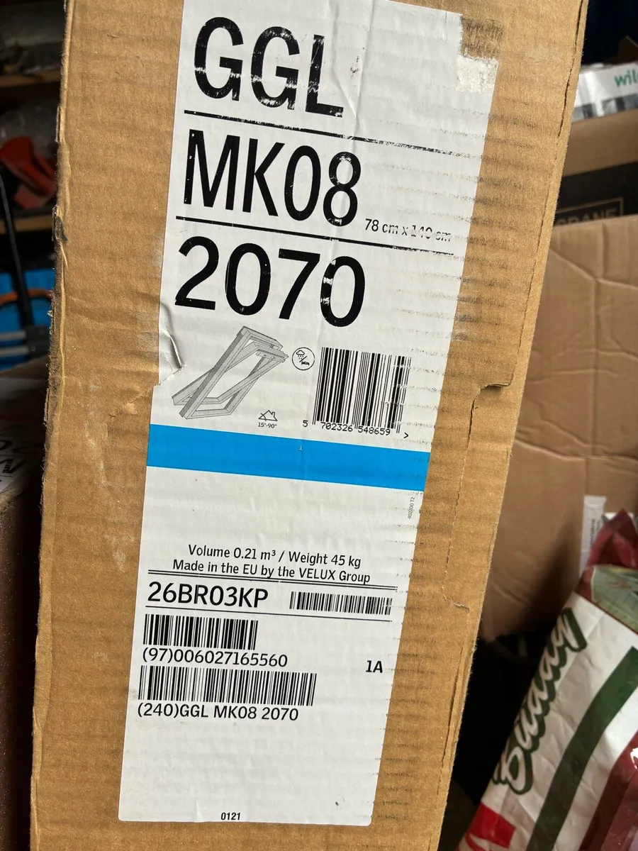 MK08 Velux with Tile Flashing - Image 1