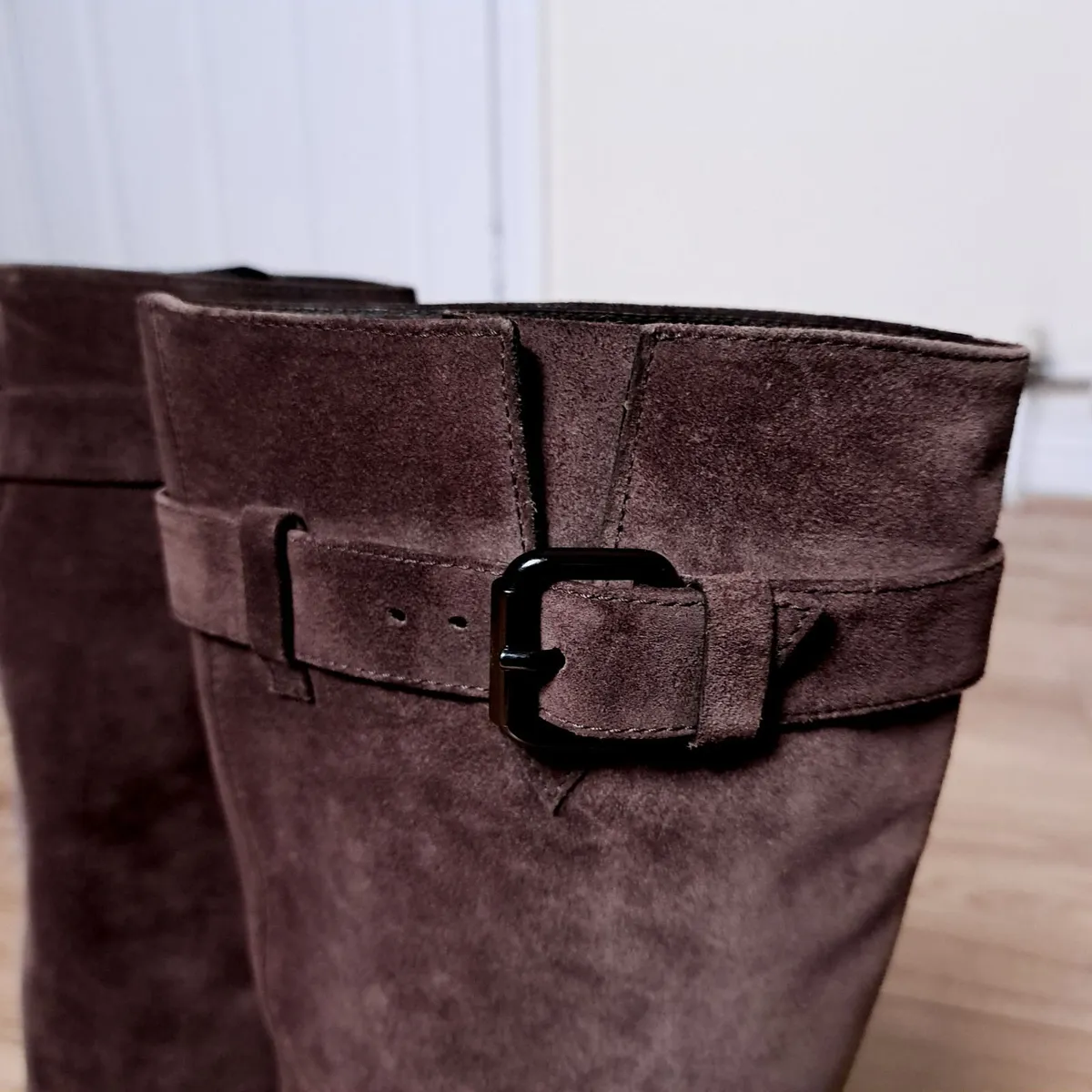 Tods Brown Knee High Suede Buckle Boots Size 36.5 - Image 3
