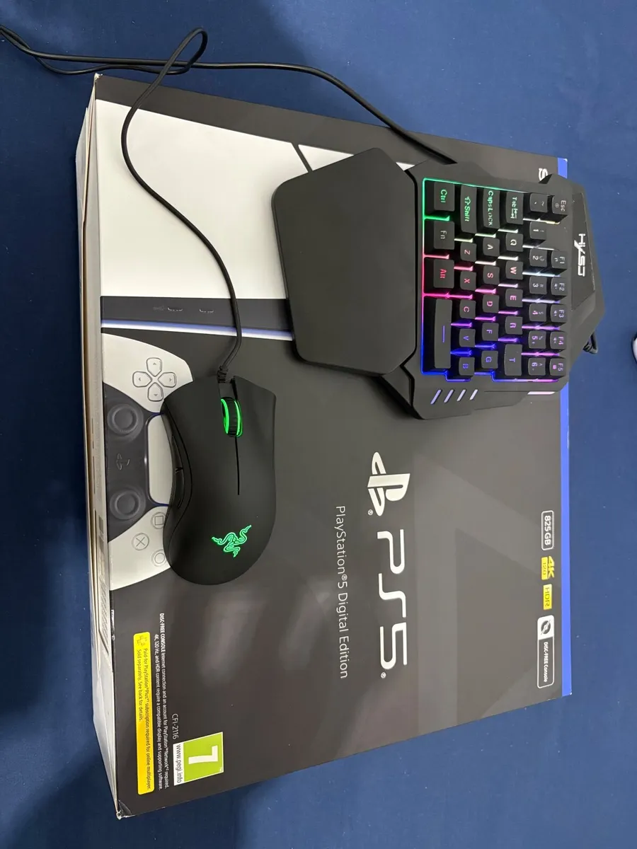 PlayStation 5 slim digital + keyboard/mouse