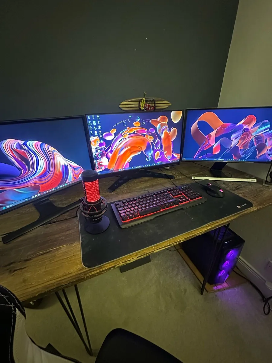 FULL GAMING SETUP- PC, TRIPLE MONTOR,GAMING CHAIR - Image 2