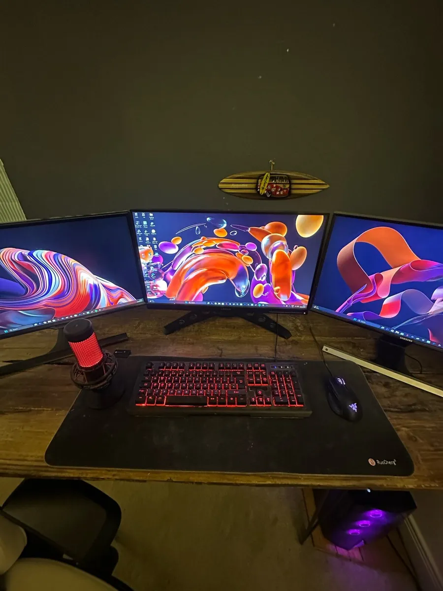 FULL GAMING SETUP- PC, TRIPLE MONTOR,GAMING CHAIR - Image 3